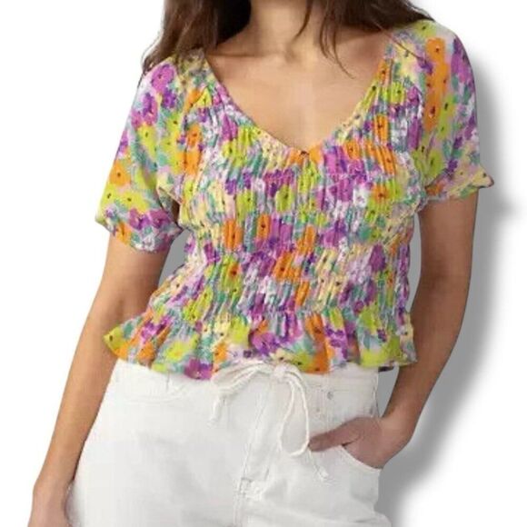 Sanctuary Gardenia V-Neck Smocked Pullover Crop Top - Picture 1 of 8